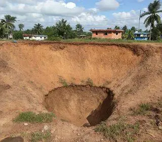 vítimas de afundamento de solo